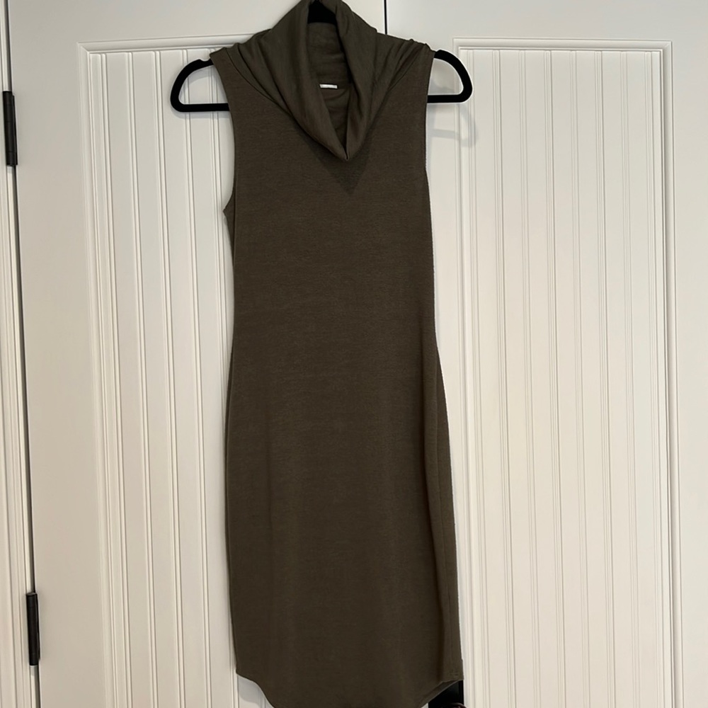Leith sage green midi dress